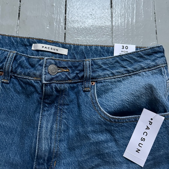 NWT Pacsun - Blue Dark Wash Mom Jean Shorts - Picture 3 of 4